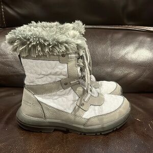 Bearpaw Marina Waterproof Boots women's sizes size 6. EUC